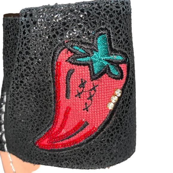 Kate Spade - Ixtapa Chili Pepper Slides, black w/embroidered chili peppers, 7.5 - Picture 4 of 10